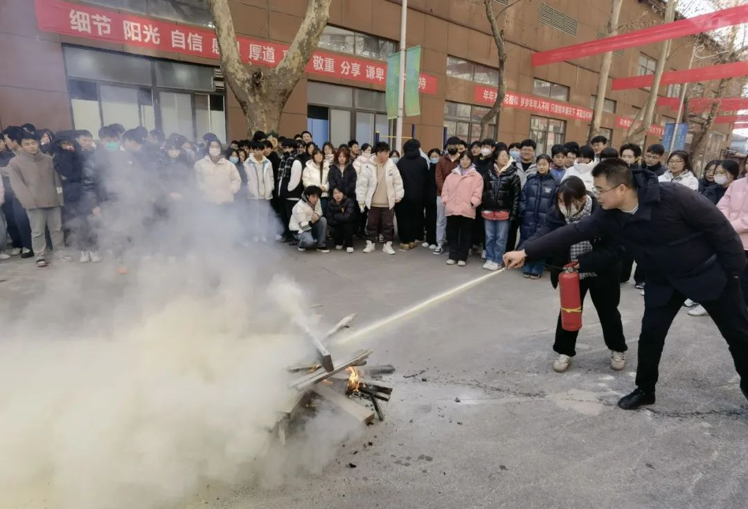 預防為主，生命至上！我校組織開展消防應急演練